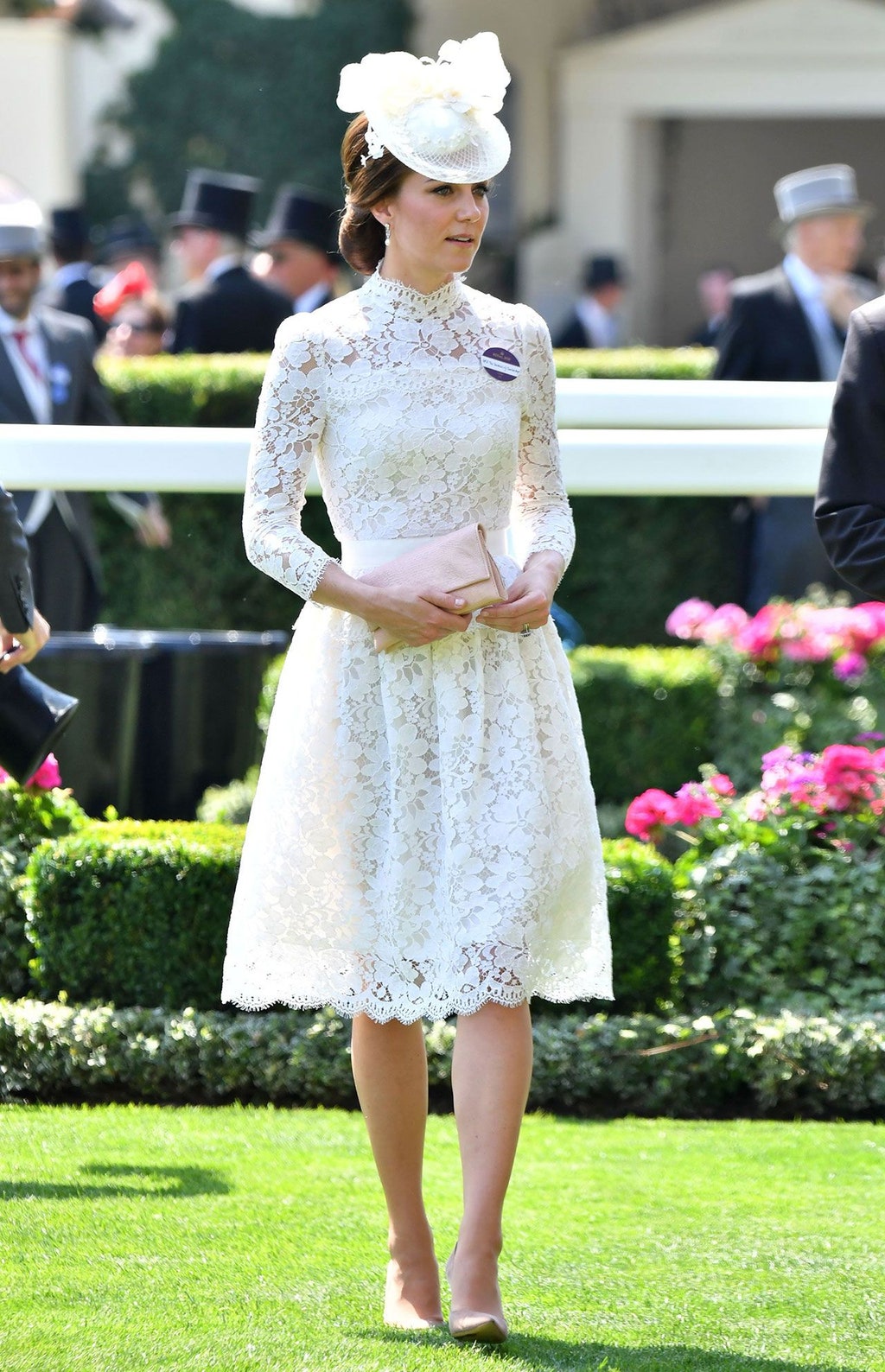凯特王妃白色造型好仙穿蕾丝连衣裙太高雅真不是一般的美