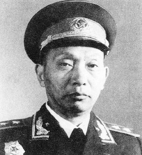 他是军委警卫团团长,顶替过许世友的职务,后来成为开国中将|谭希林