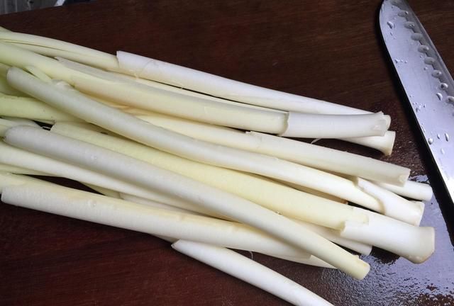 蒲儿菜水中嫩笋又被称作抗金菜