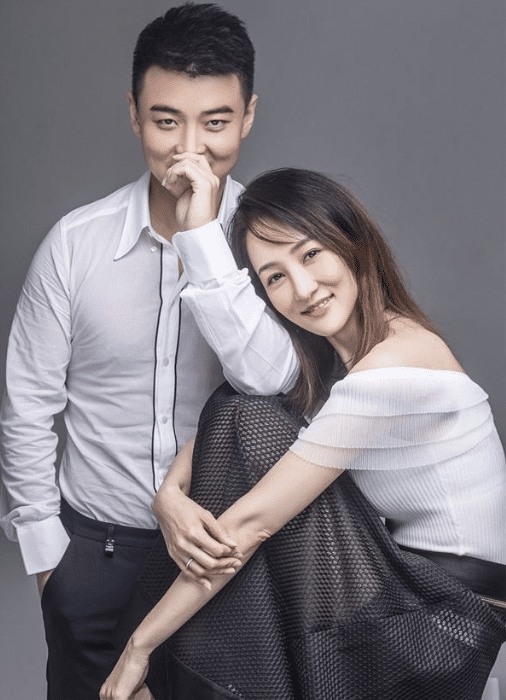 娇妻和舞伴贴身热舞王皓满脸黑线没等结束直接愤然离开