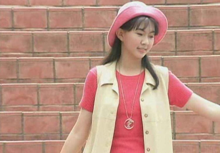 曾传谣言19岁逝世,21岁靠重返舞台不攻自破,凭什么成为一代记忆