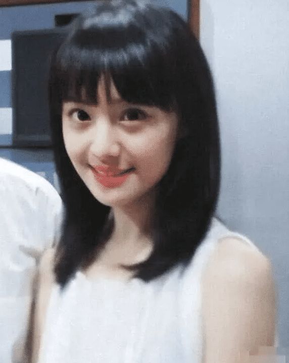 郑爽10年前旧照流出和现在判若两人网友都说以前更好看