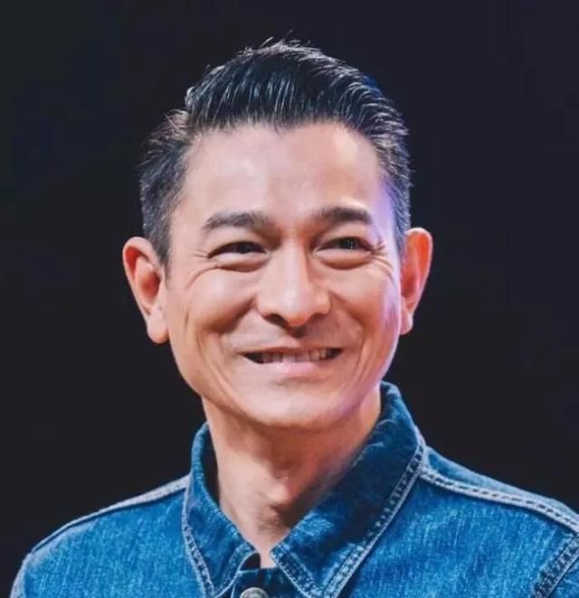 刘德华:一个陪我们长大又陪我们变老的不老男神