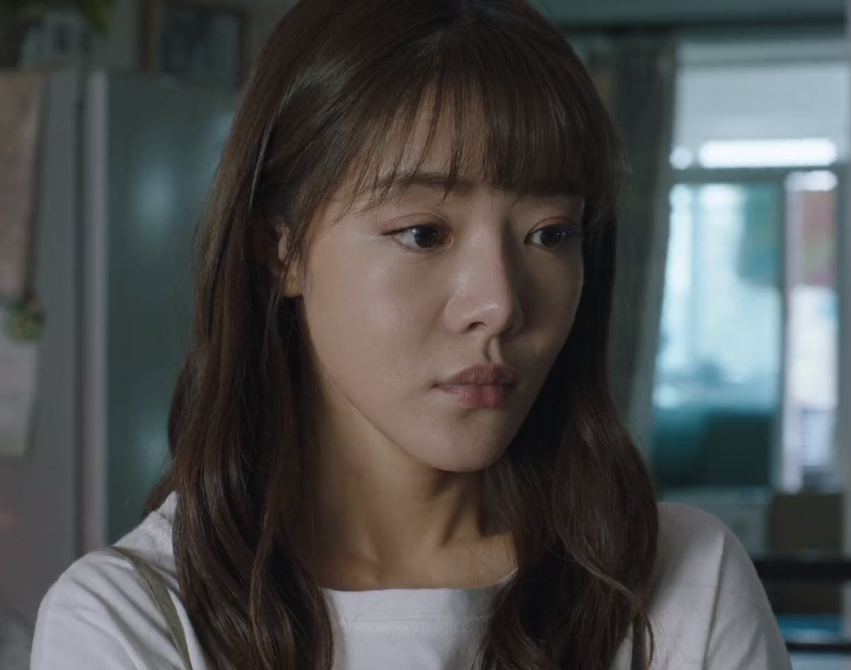 演技撑住颜值被吐槽,在《猎狐》抛弃王凯,邓家佳为何一直不红?