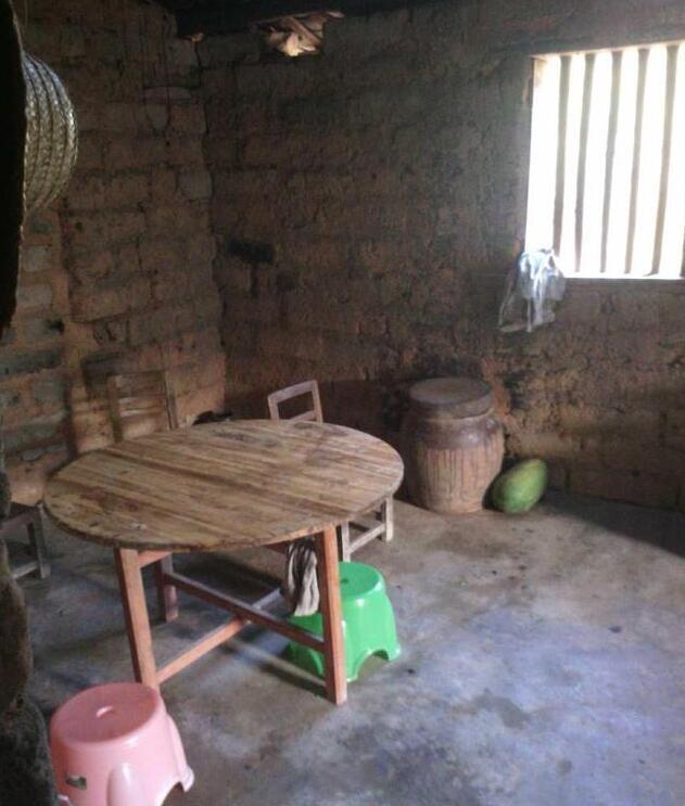 第一次跟男友回农村老家,看见又土又破的厨房,扭头就想走