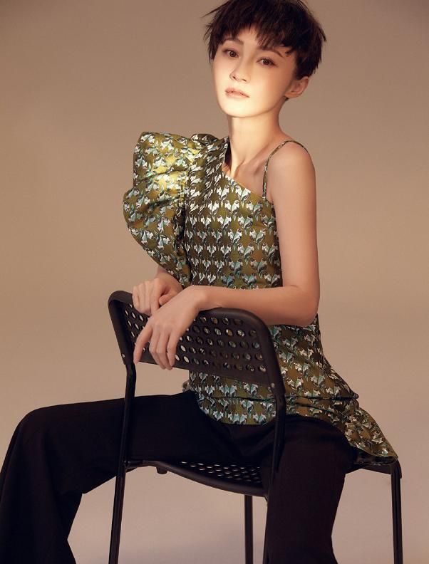 38ҦʱдƬ̷¸߶ȣȴײP