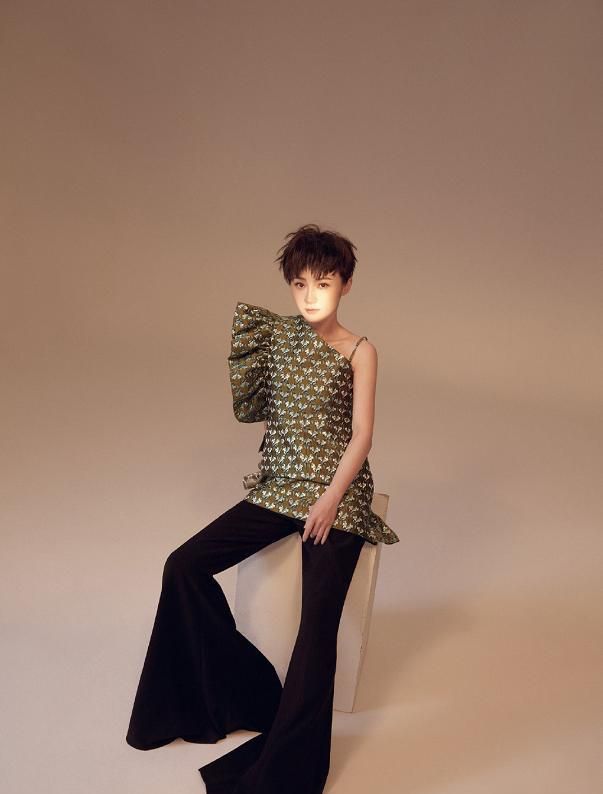 38ҦʱдƬ̷¸߶ȣȴײP