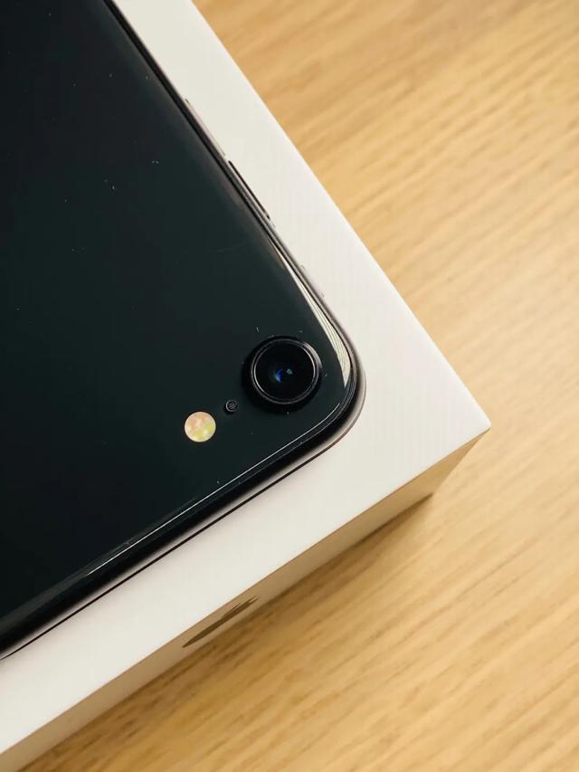 iPhone SE实机测评告诉你值不值得买