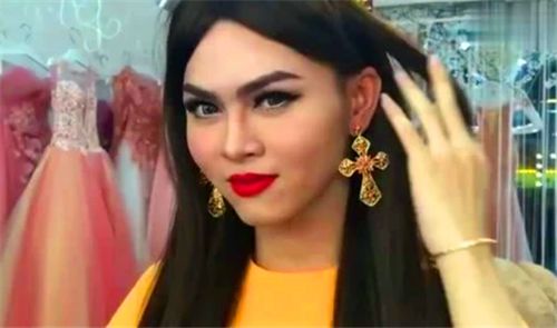 河北老人男扮女装30年,终日浓妆艳抹,遭妻女断绝关系,如今怎样