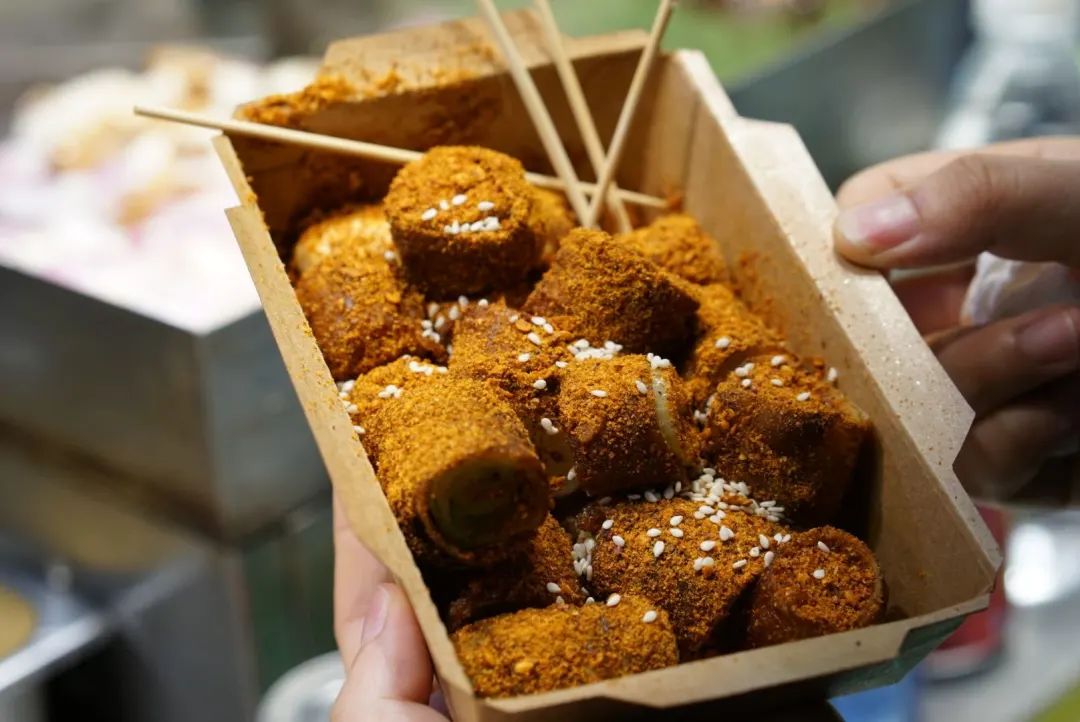 成都的夜市按时睡觉,没有黑眼圈