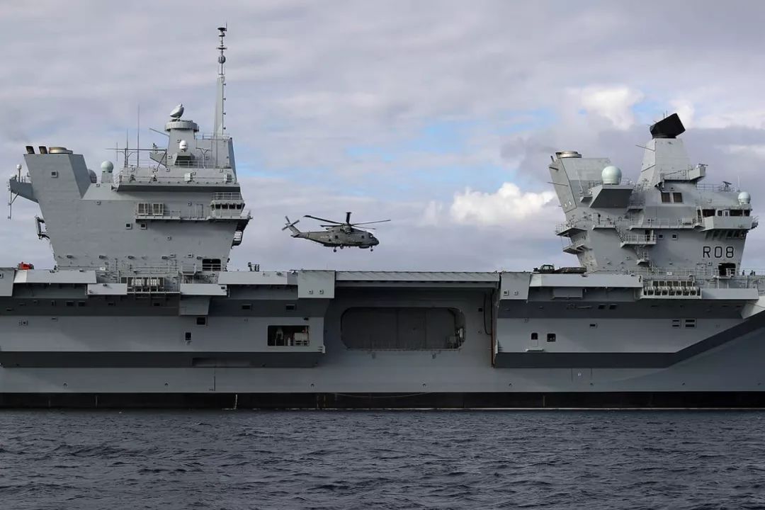 曾经的日不落帝国,研发双舰岛伊丽莎白女王级航空母舰