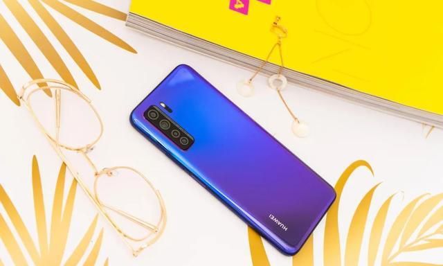 潮流背盖 鲜艳透亮,华为nova7 se 仲夏紫图赏