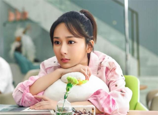 杨紫男闺蜜张一山,张子枫男闺蜜彭昱畅,看到欧阳娜娜:我酸了