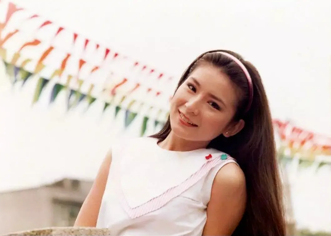 被母亲"毁"了的陈淑桦:8岁成名,41岁抑郁退圈,62岁仍未嫁