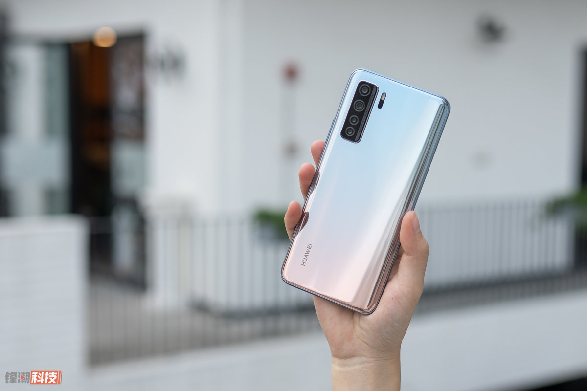 华为nova7se图赏足以让年轻人一见倾心的新选择