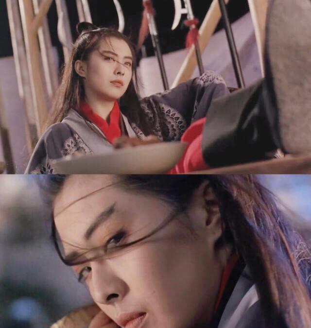 而最后就是王祖贤当时所饰演的雪千寻了,在影片中她假扮东方不败时穿