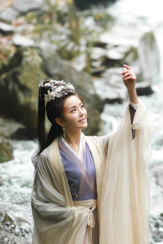 《九州天空城之时光回转》开播,种丹妮演绎另类古装美学