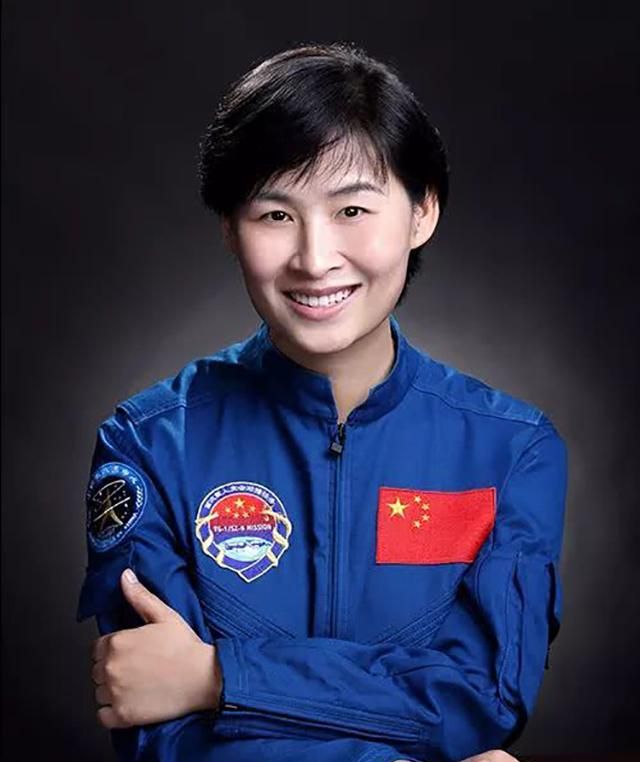 中国首位女宇航员:返回地面后