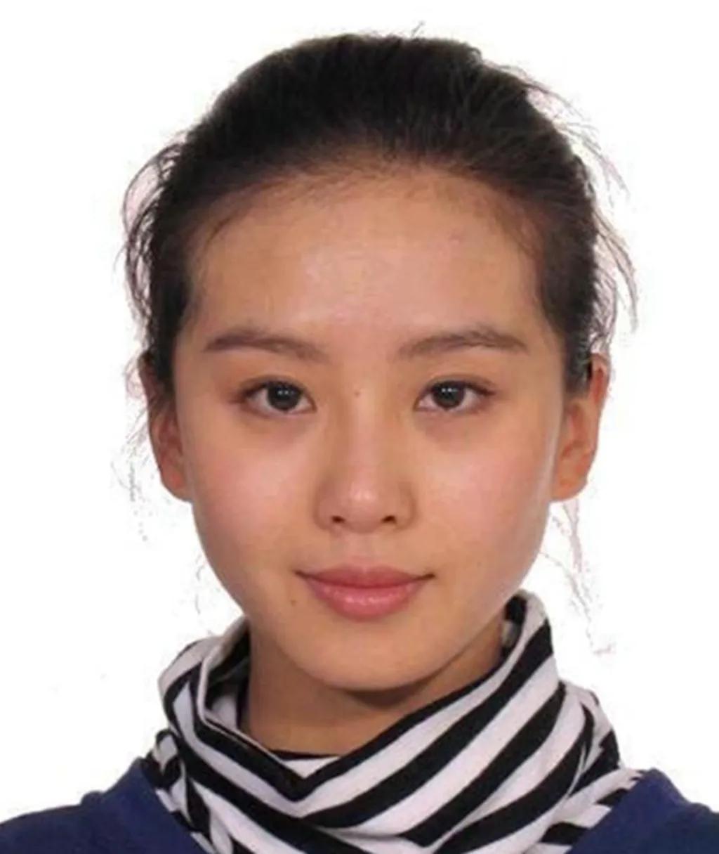 明星素颜证件照:鹿晗痘痘明显,宋茜小雀斑十分清纯