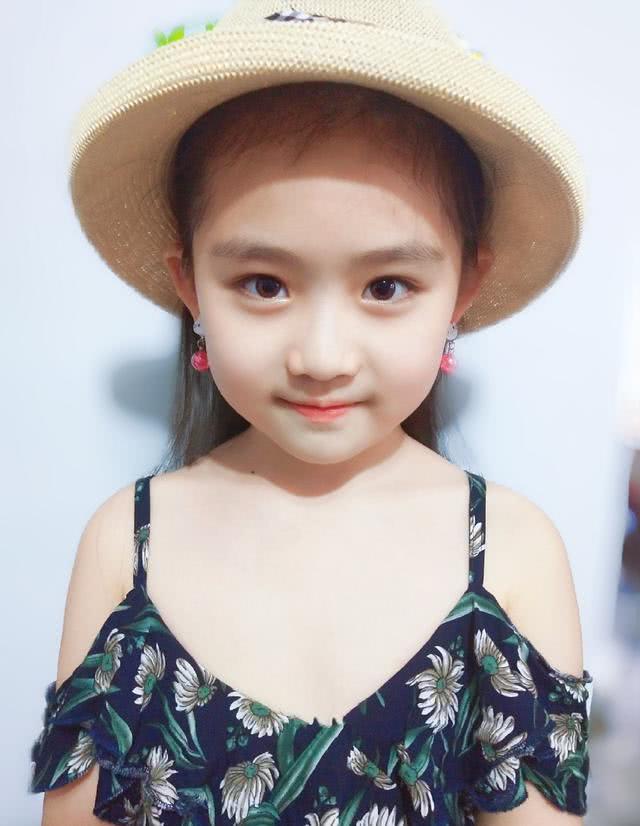 孙怡的女儿长大了小乐童脸型像极了赵丽颖大眼灵气十足