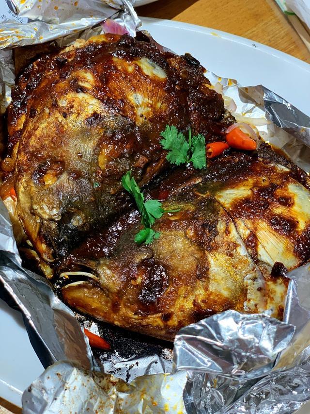 鲢鱼头白送,海鲜超便宜,新出铁板串子,长春这家烧烤店开挂了