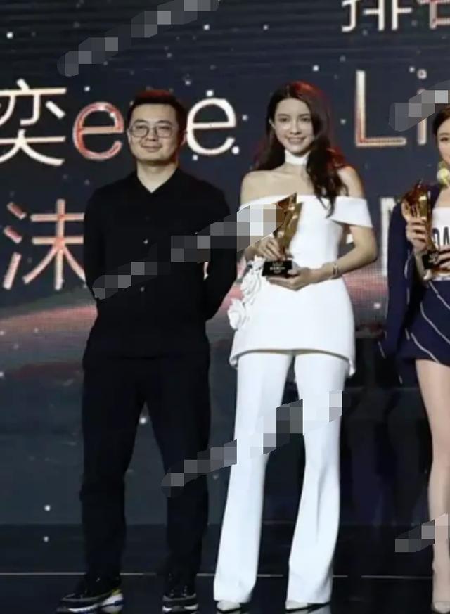 蒋凡和张大奕罕见同框照曝光身高不及女方而且还显老