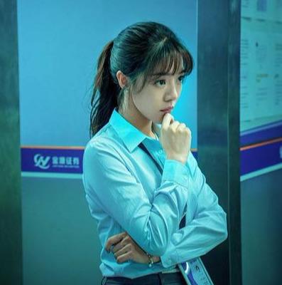 在看《猎狐》时,被邓家佳的演技惊艳,于小卉这个角色令人心疼