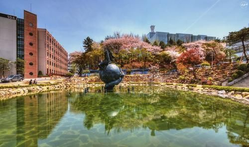 亚洲综合性大学清华大学和首尔大学