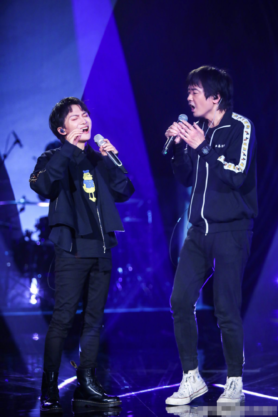 《歌手》总决赛槽点多,李宇春帮唱表现力不足,华晨宇被群嘲