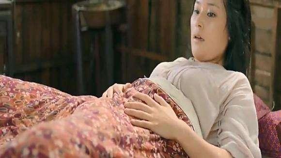 古代女人生孩子时要不停的烧热水这到底是什么原因