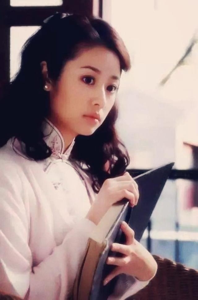 《半生缘》:林心如的扮相太惊艳,每一套衣服都那么的得体美丽