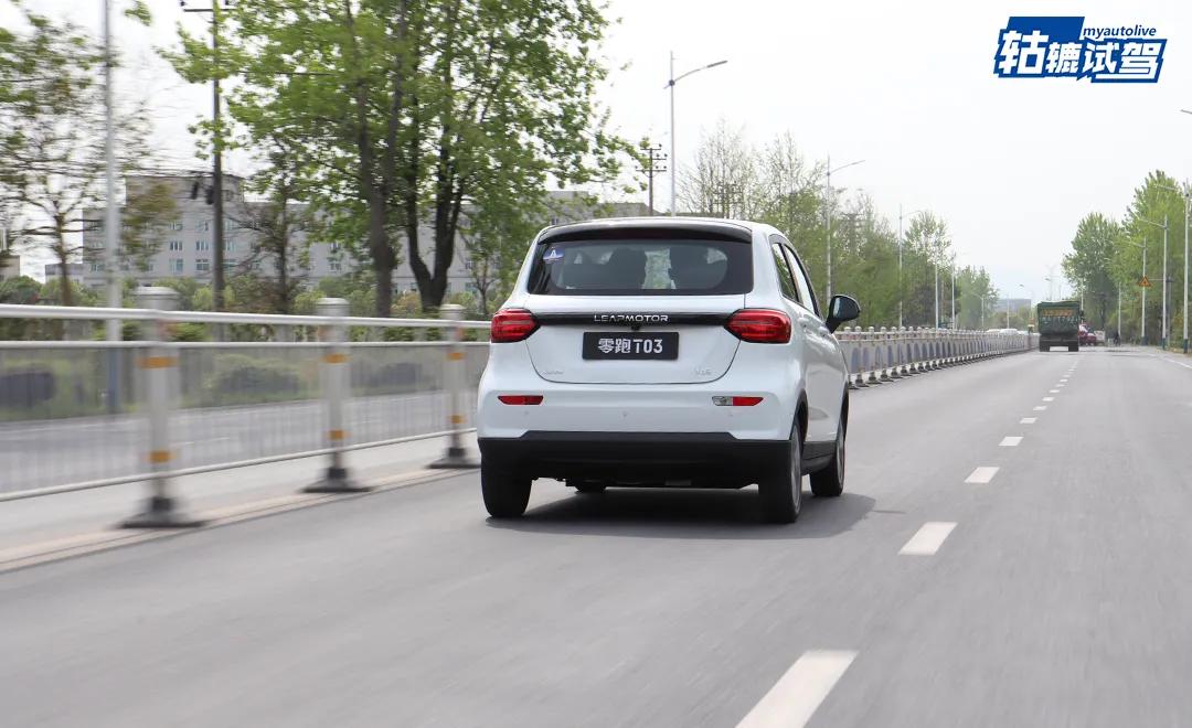 轱辘试驾|智能配置和质感都不输大牌，这真的是8万的微型车吗？