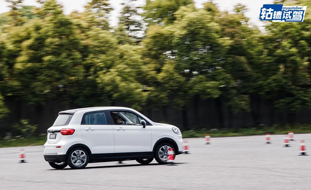 轱辘试驾|智能配置和质感都不输大牌，这真的是8万的微型车吗？