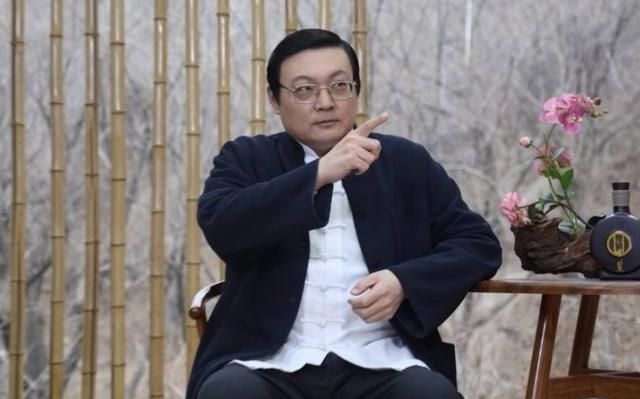 梁宏达为何什么都知道?是包装还是真的有才华?|梁宏达|老梁|稿子_新浪新闻