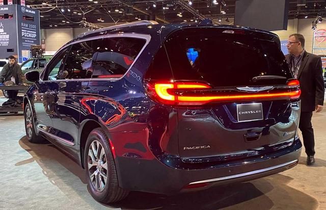 在美国很高端的品牌,推出的3.6l插电混动大捷龙,售价49.69万