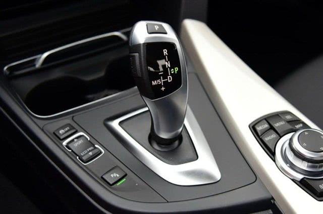 汽车上最独特的集中档把,"大鸡腿"最受欢迎,网友看到都说6