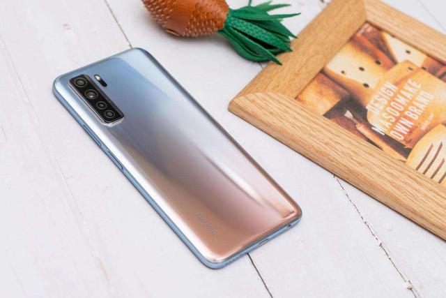 华为nova7系列发布,大杯超大杯能盖的过荣耀30系列吗?