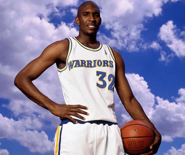 "狼王"加内特是95届5号秀, 如今入选名人堂, 前4人成就如何?