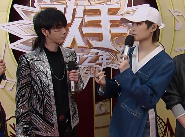 李宇春带"超女"时的发泥助华晨宇夺冠,串联起电视选秀巅峰记忆