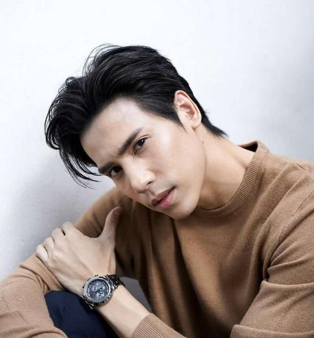 泰星vill晒照,男友jes吃醋,只怪vill太美丽?