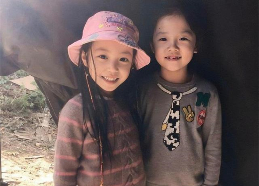 赵薇的继子晒小四月照片,女儿似最美星二代,跟哥哥颜值差距很大