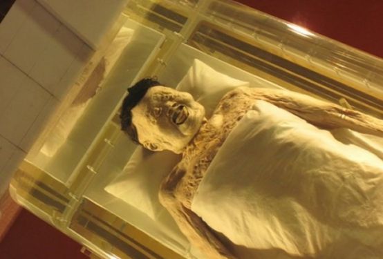 日本多次提出捐款,只为要她1根头发,中国发现异常后,果断拒绝