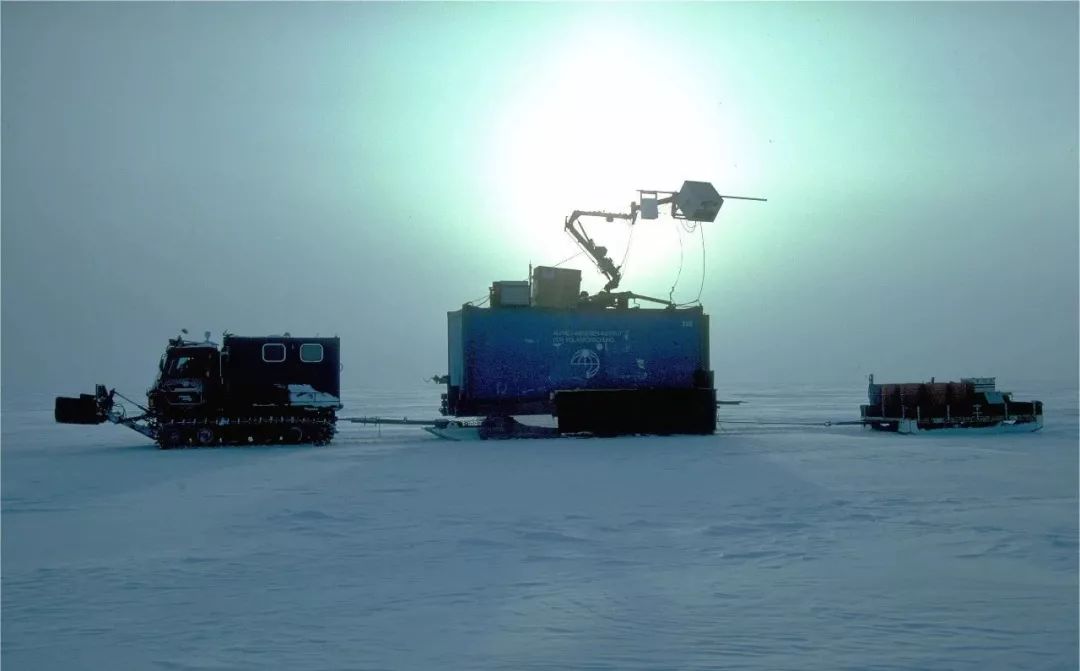 最新研究表明:南极最大冰川的变薄模式,与先前观察到的相反!