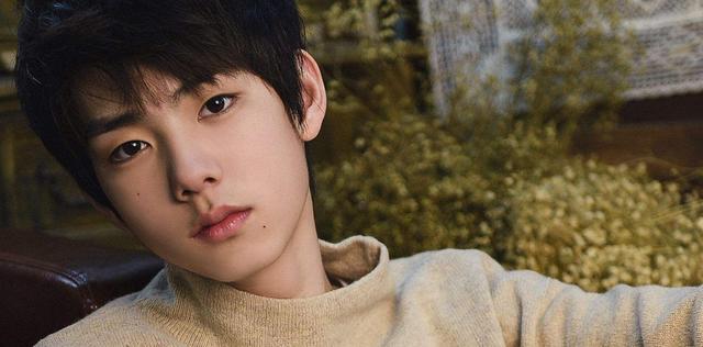 差点就是tfboys队长,因早恋被解约,如今却以卖黄牛票生活