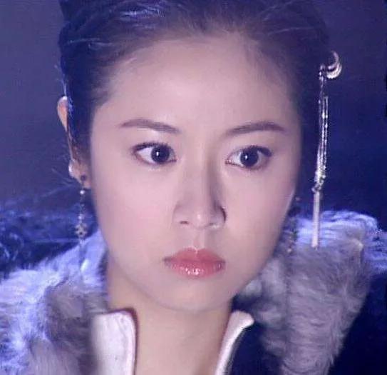 情,毕生心愿便是打破小李飞刀的神话,替薛青碧拿回"天下第一剑"的尊荣