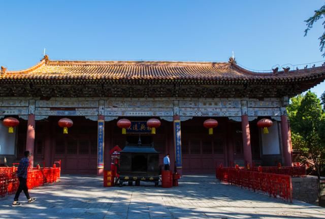 山东有一座千年古庙,与故宫齐名,藏有我国最早石刻却少有人知