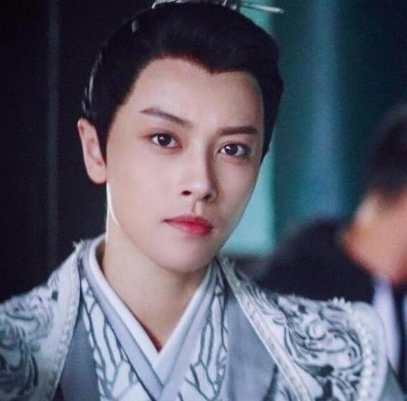 戏中雌雄难辨,多次女扮男装,她就是帅气的邢恩