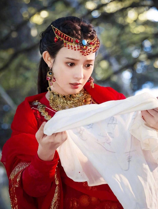 古装剧中的神仙选角:赵丽颖的花千骨,罗云熙的润玉,她才是王者