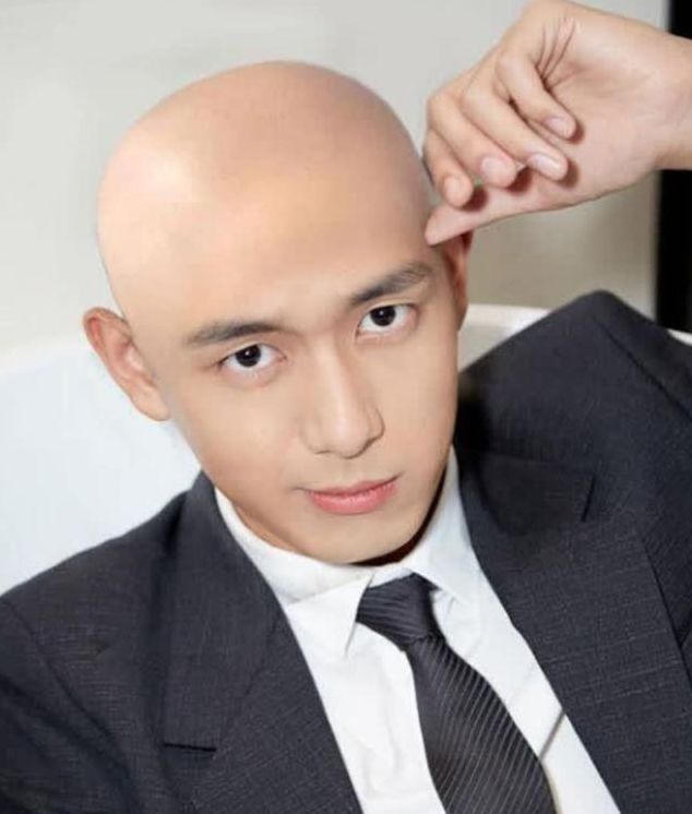 谁的颜值能扛得住剃光头?李现俊朗肖战温润,看到黄子韬:沉沦