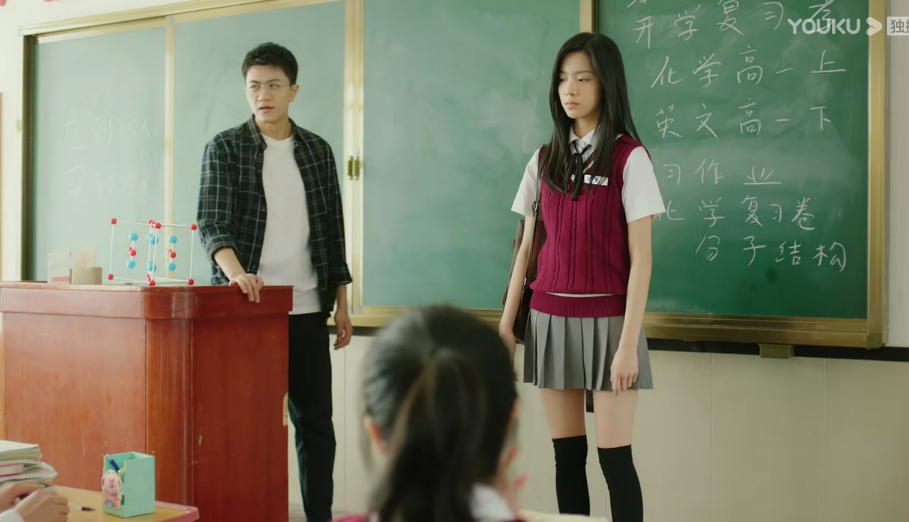学生闹事不省心,差点连累药老师被开除|我的刺猬女孩|老师|韩菲_新浪
